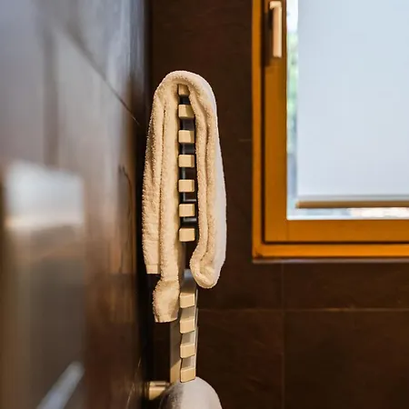 Idi Di Maggio - Casangiorgio104apartments * Medesano